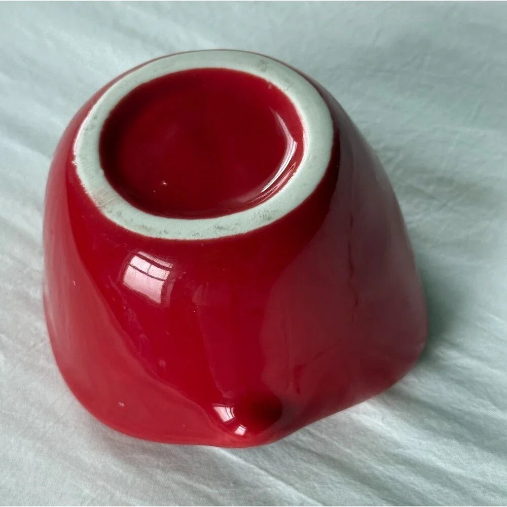 Red Ceramic Lips Bowl – Glossy Sculptural Kiss Mouth Trinket Dish Pop Art